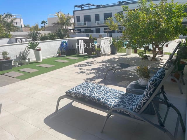 3 soverom Hus til salgs i Torre de la Horadada, Pilar de la Horadada med svømmebasseng garasje - € 349 000 (Ref: 8917494)