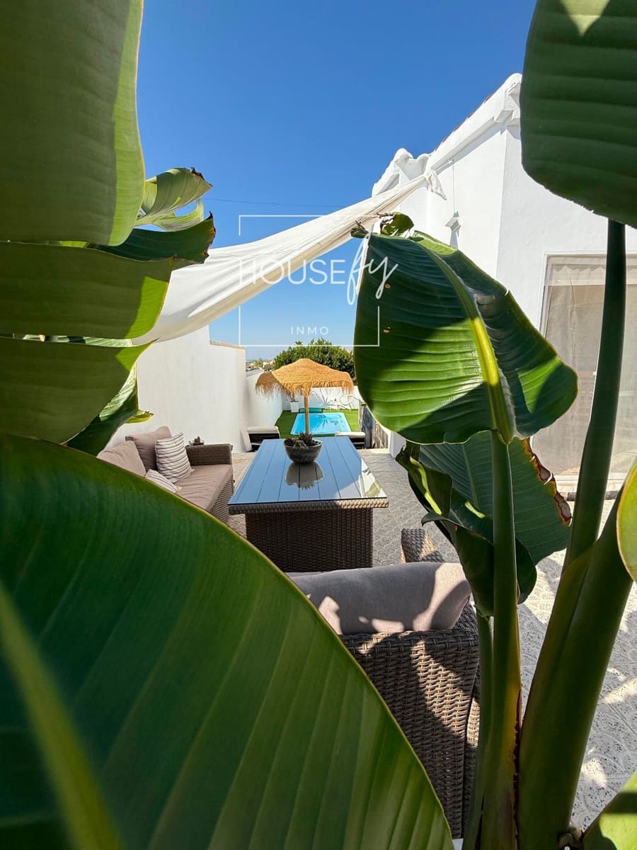 4 bedroom Villa for sale in San Fulgencio - € 299,000 (Ref: 9283029)