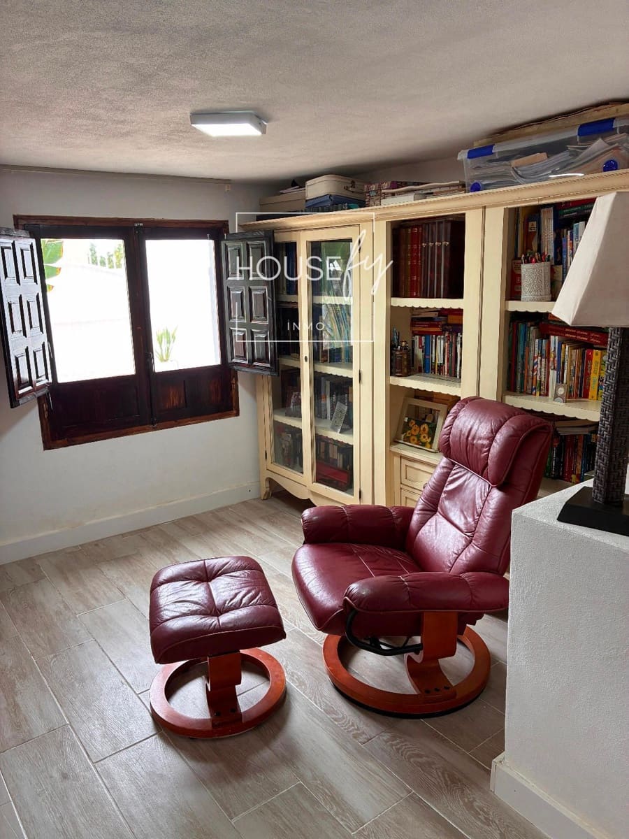 4 bedroom Villa for sale in San Fulgencio - € 299,000 (Ref: 9283029)