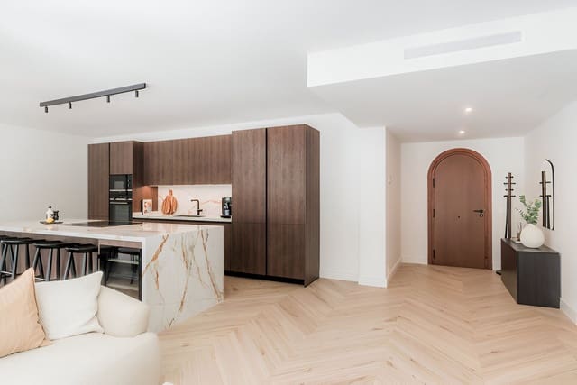 4 soverom Leilighet til salgs i Golden Mile, Marbella med svømmebasseng garasje - € 1 995 000 (Ref: 8668158)