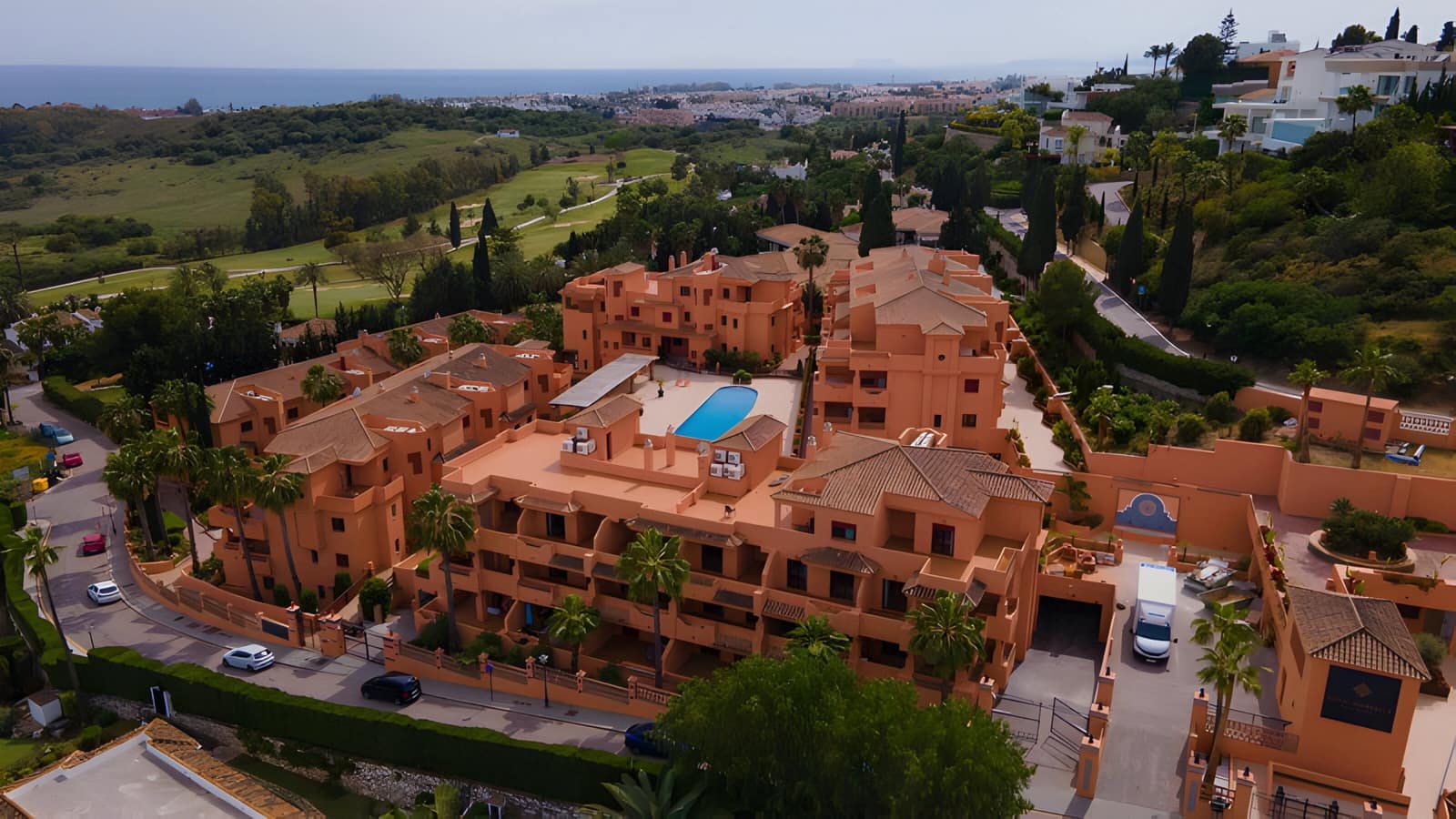 3 soverom Penthouse til salgs i Benahavis med svømmebasseng garasje - € 439 000 (Ref: 8928566)