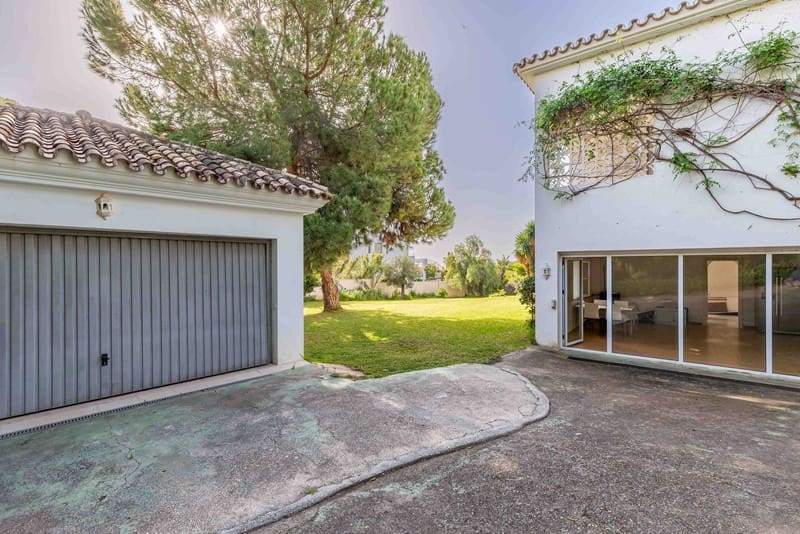 5 soveværelse Villa til salg i Benahavis med swimmingpool garage - € 1.750.000 (Ref: 8970119)