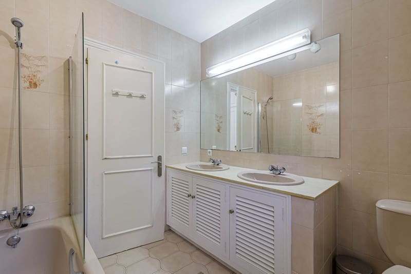 5 soveværelse Villa til salg i Benahavis med swimmingpool garage - € 1.750.000 (Ref: 8970119)