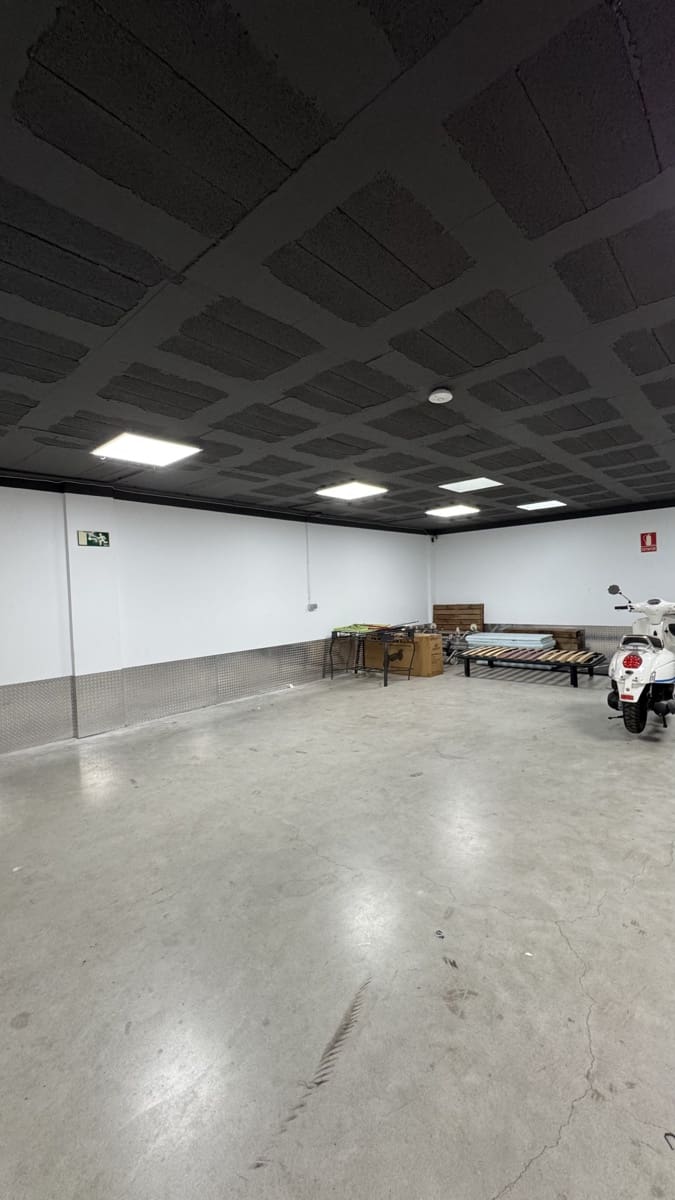 Erhverv til salg i Puerto Banus med garage - € 670.000 (Ref: 8972023)