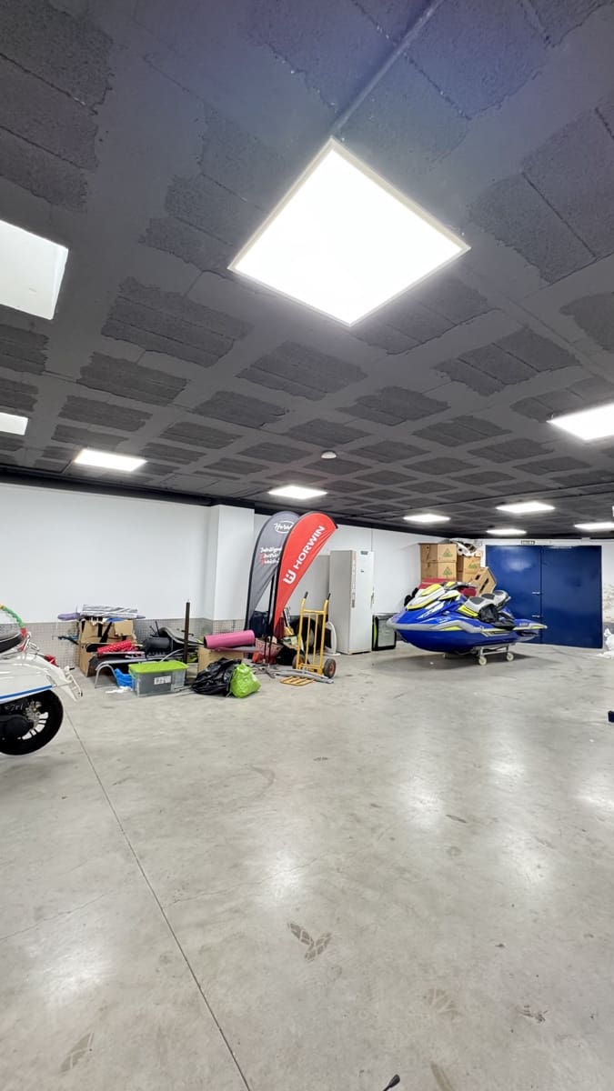 Erhverv til salg i Puerto Banus med garage - € 670.000 (Ref: 8972023)