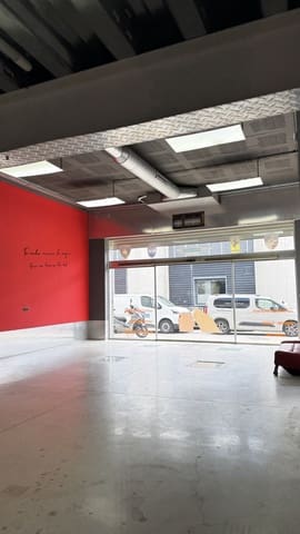 Comercial para venda em Puerto Banus, Marbella com garagem - 670 000 € (Ref: 8972023)