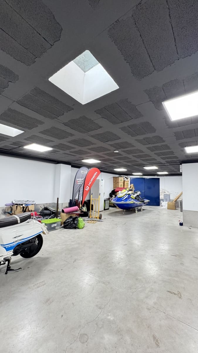 Erhverv til salg i Puerto Banus med garage - € 670.000 (Ref: 8972023)