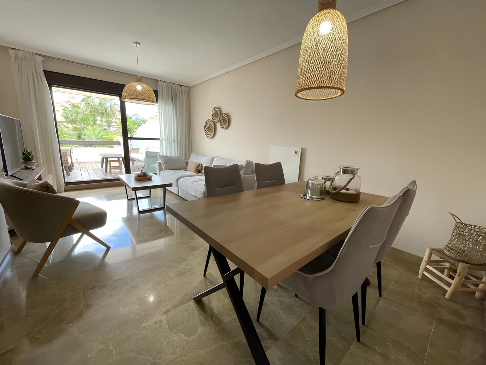 2 bedroom Apartment for sale in Estepona with pool garage - € 360,000 (Ref: 8975915)