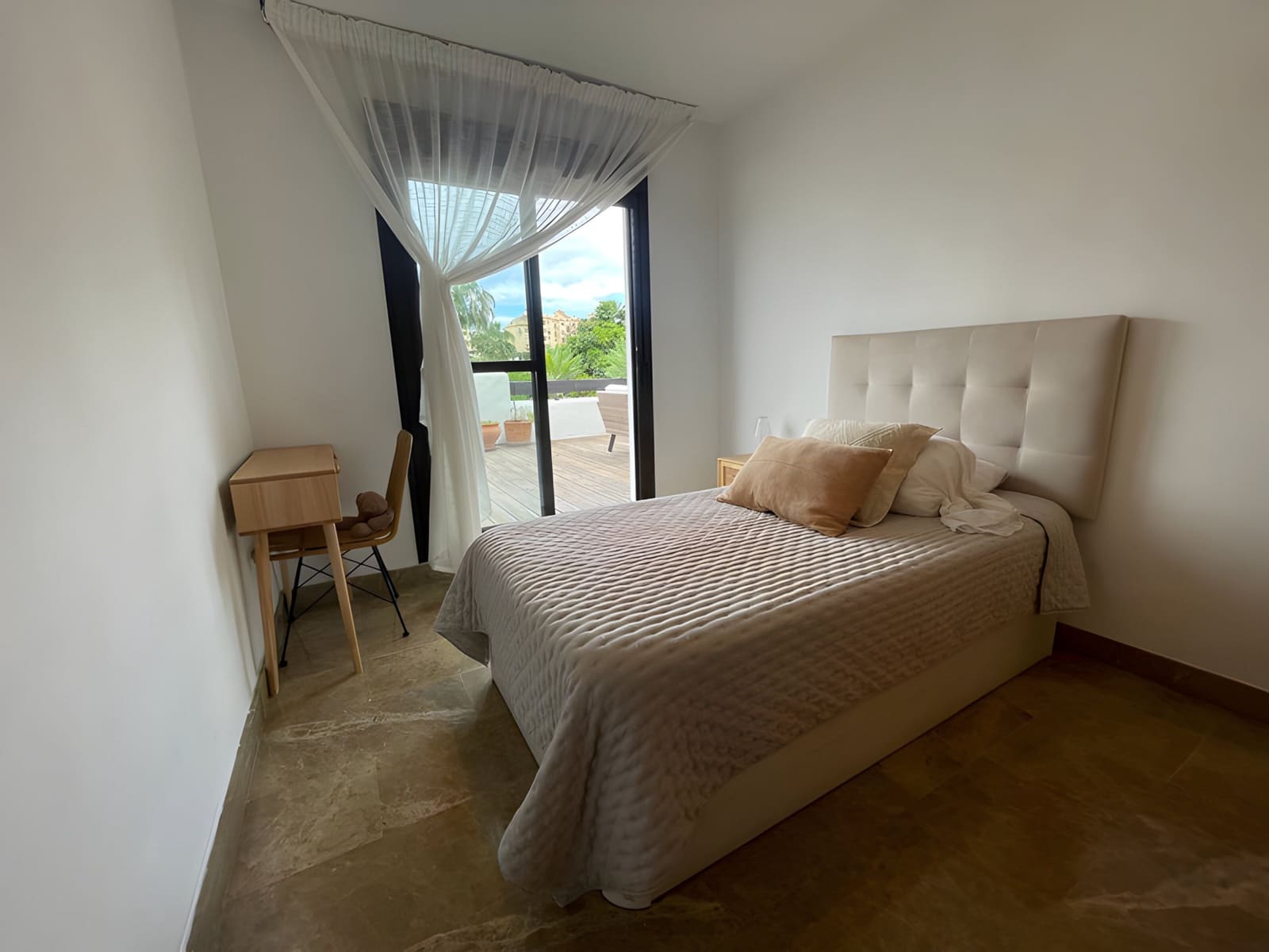 2 bedroom Apartment for sale in Estepona with pool garage - € 360,000 (Ref: 8975915)