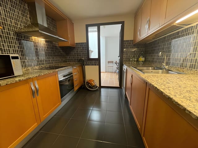 2 makuuhuone Huoneisto myytävänä paikassa Estepona mukana uima-altaan 
autotalli - 360 000 € (Ref: 8975915)