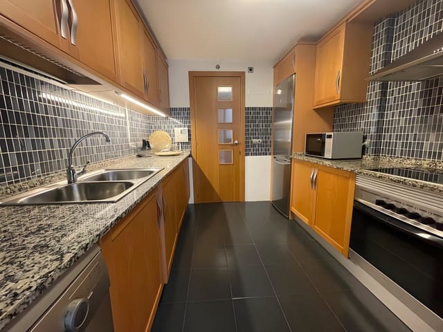 2 makuuhuone Huoneisto myytävänä paikassa Estepona mukana uima-altaan 
autotalli - 360 000 € (Ref: 8975915)