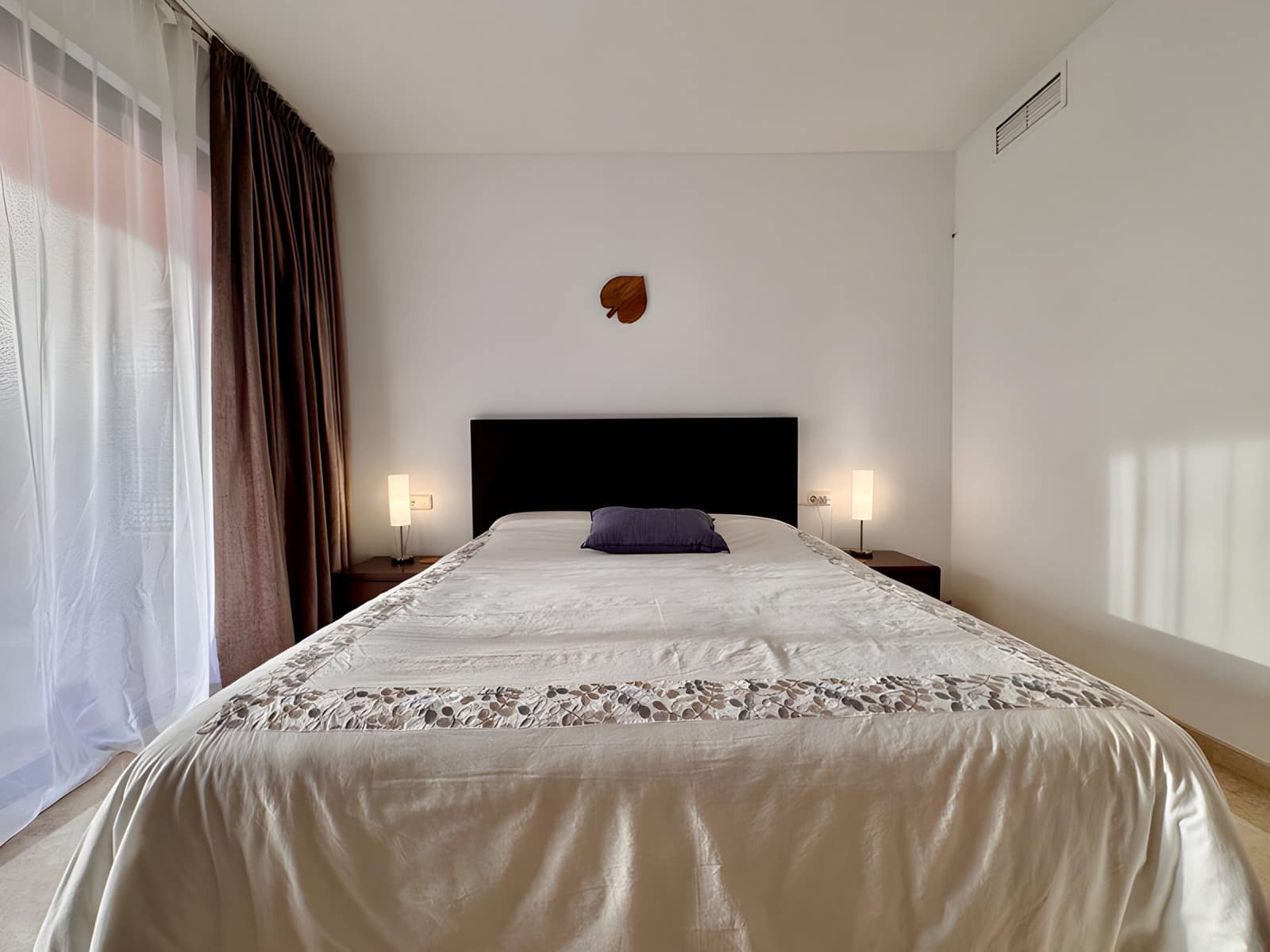 2 makuuhuone Huoneisto myytävänä paikassa Calahonda mukana uima-altaan 
autotalli - 349 000 € (Ref: 8975921)