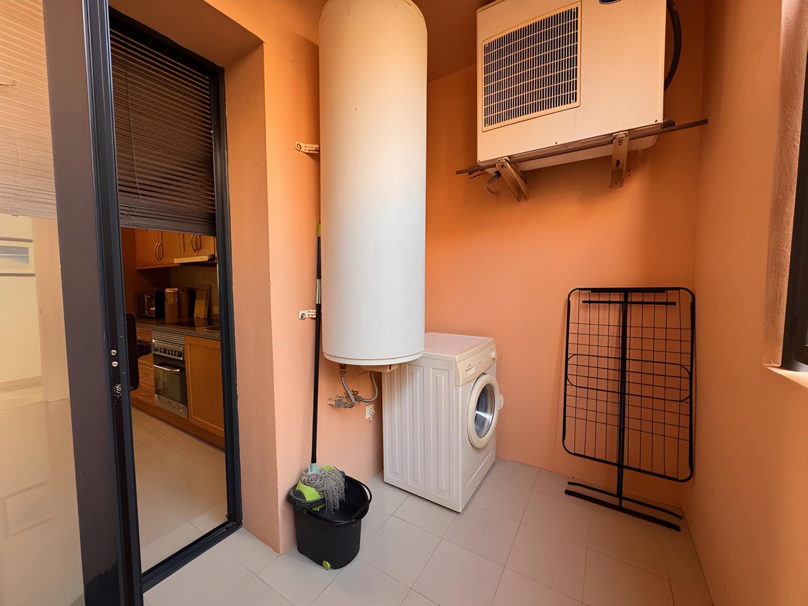 2 makuuhuone Huoneisto myytävänä paikassa Calahonda mukana uima-altaan 
autotalli - 349 000 € (Ref: 8975921)