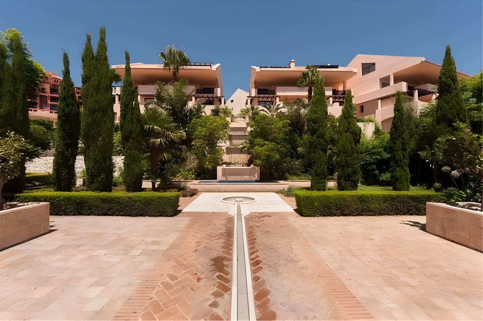 2 makuuhuone Huoneisto myytävänä paikassa Calahonda mukana uima-altaan 
autotalli - 349 000 € (Ref: 8975921)