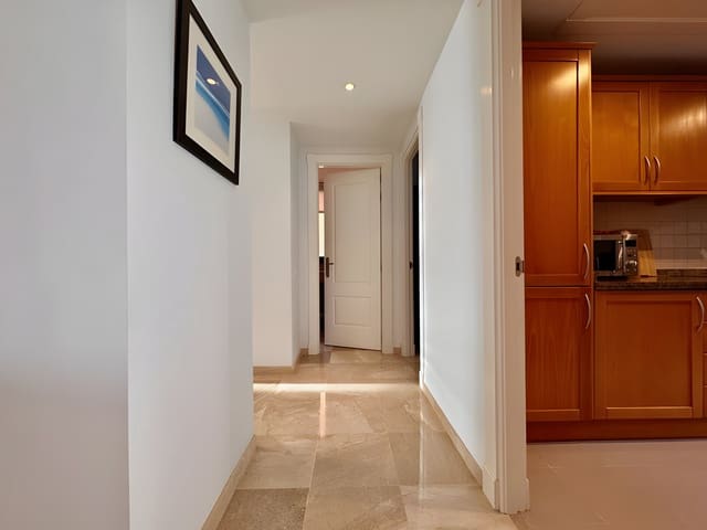 2 makuuhuone Huoneisto myytävänä paikassa Calahonda, Mijas mukana uima-altaan 
autotalli - 349 000 € (Ref: 8975921)