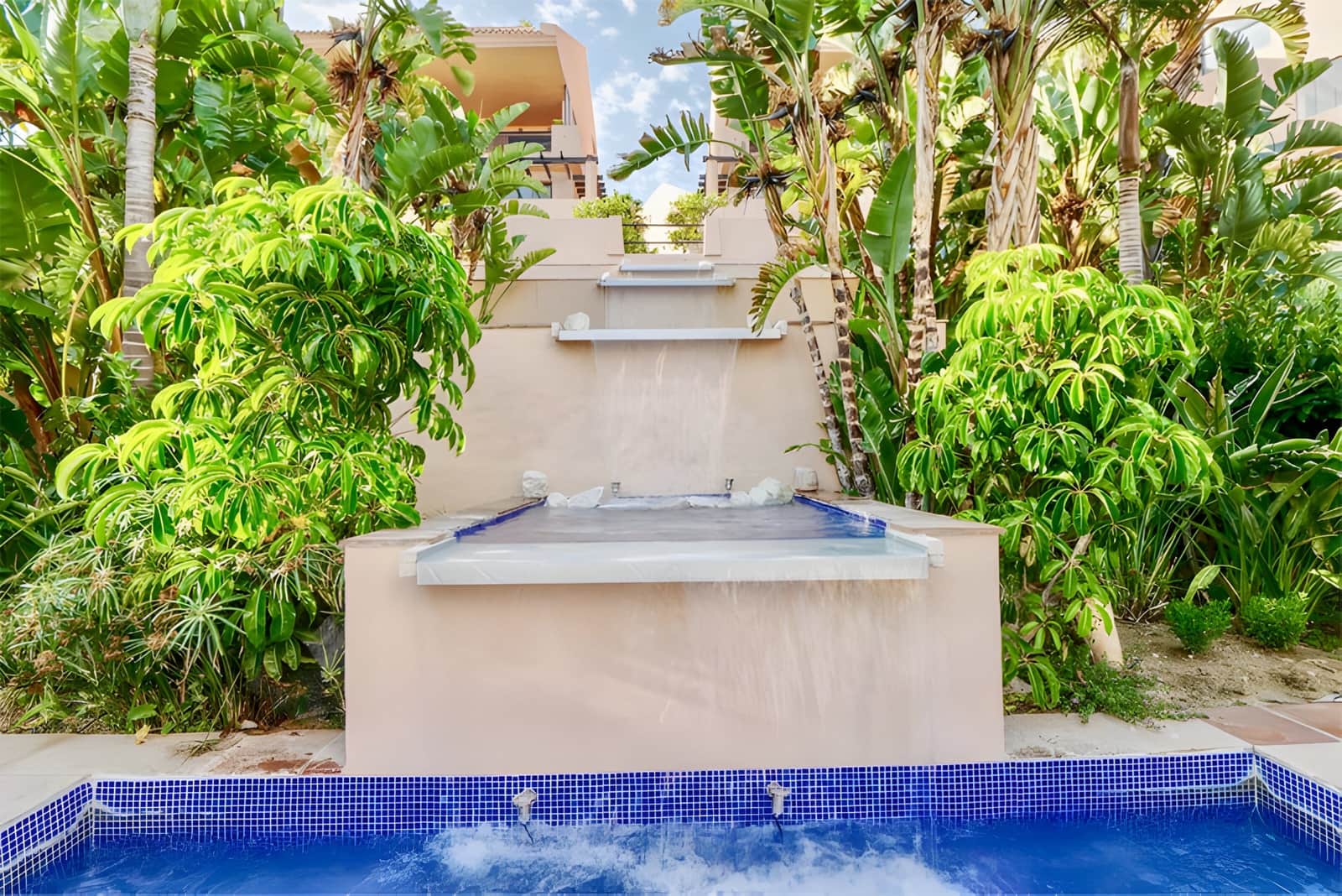 2 makuuhuone Huoneisto myytävänä paikassa Calahonda mukana uima-altaan 
autotalli - 349 000 € (Ref: 8975921)