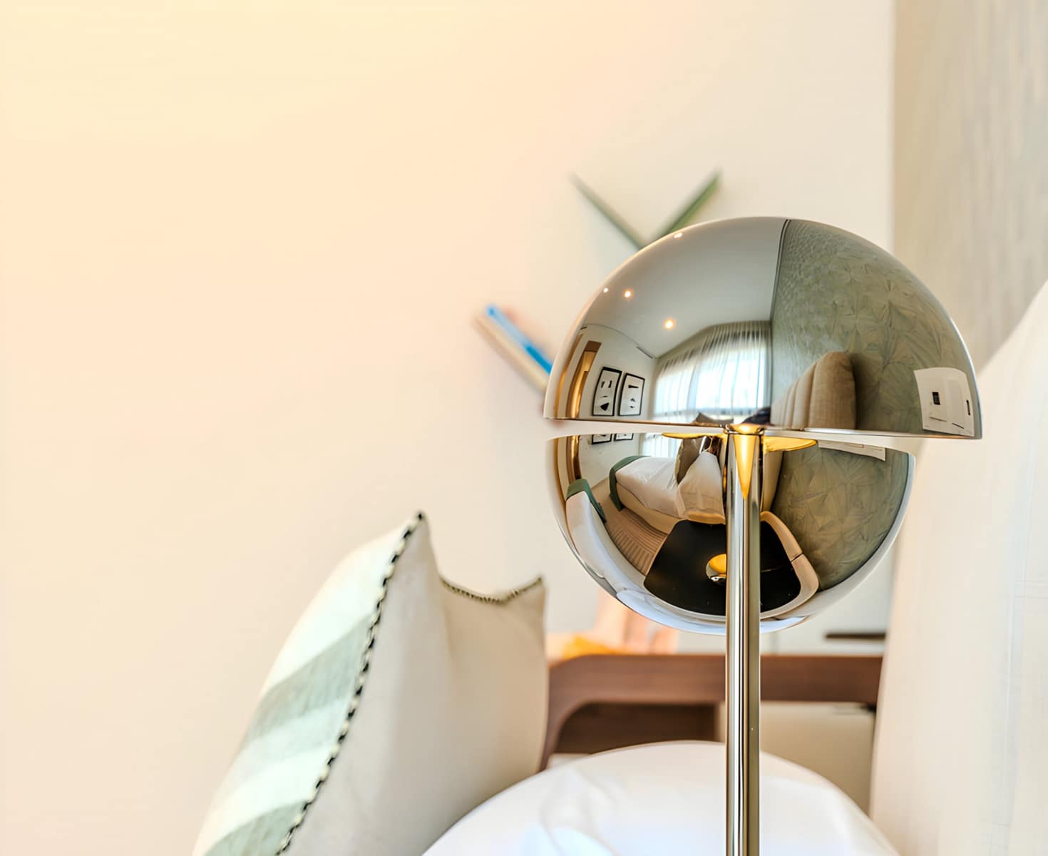 6 bedroom Villa for sale in Benahavis with pool garage - € 3,350,000 (Ref: 8978985)