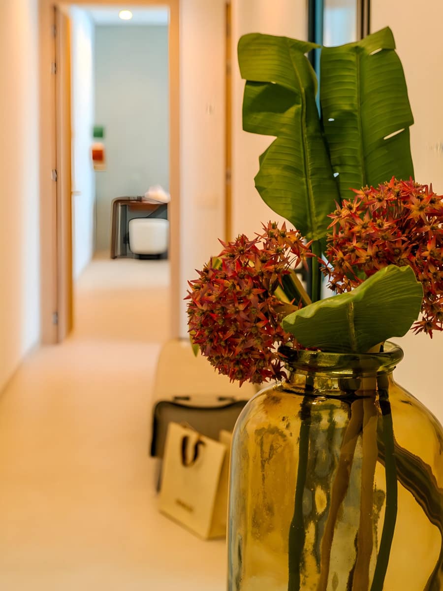 6 bedroom Villa for sale in Benahavis with pool garage - € 3,350,000 (Ref: 8978985)