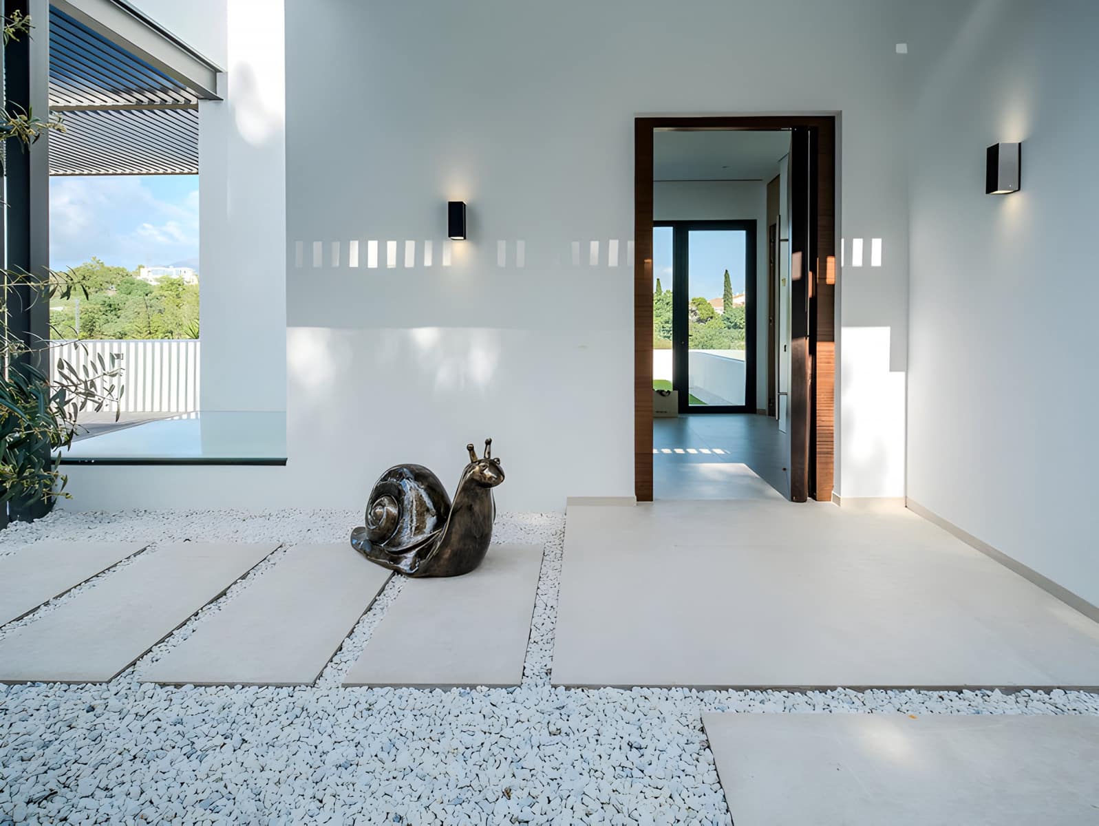 6 bedroom Villa for sale in Benahavis with pool garage - € 3,350,000 (Ref: 8978985)