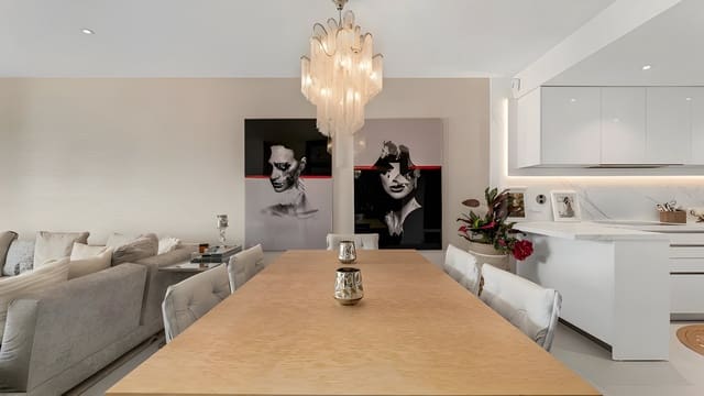 3 sypialnia Penthouse na sprzedaż w Marbella z basenem - 2 895 000 € (Ref: 8978986)