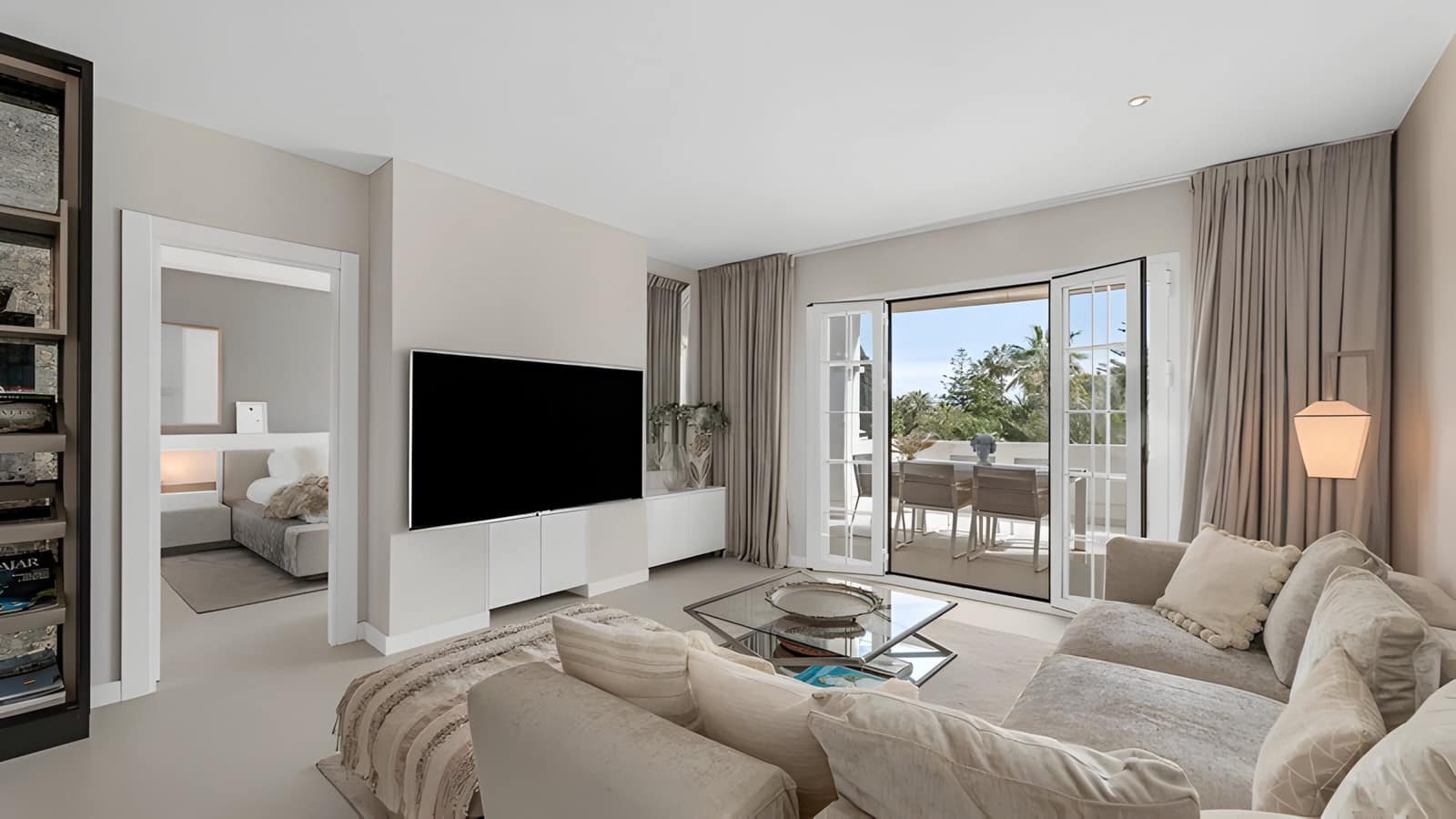 3 bedroom Penthouse for sale in Marbella with pool - € 2,895,000 (Ref: 8978986)