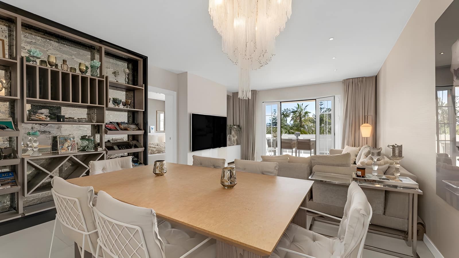 3 bedroom Penthouse for sale in Marbella with pool - € 2,895,000 (Ref: 8978986)