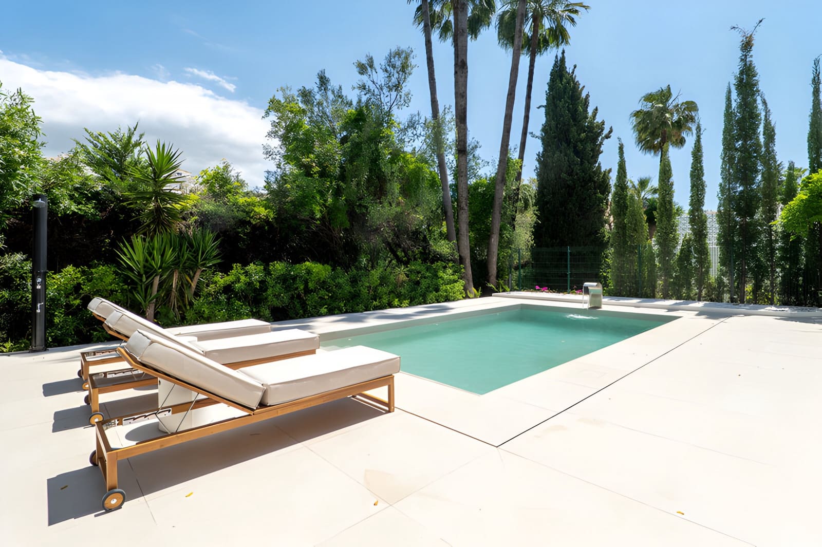 5 chambre Villa/Maison à vendre à Nueva Andalucia avec piscine garage - 2 495 000 € (Ref: 8978987)