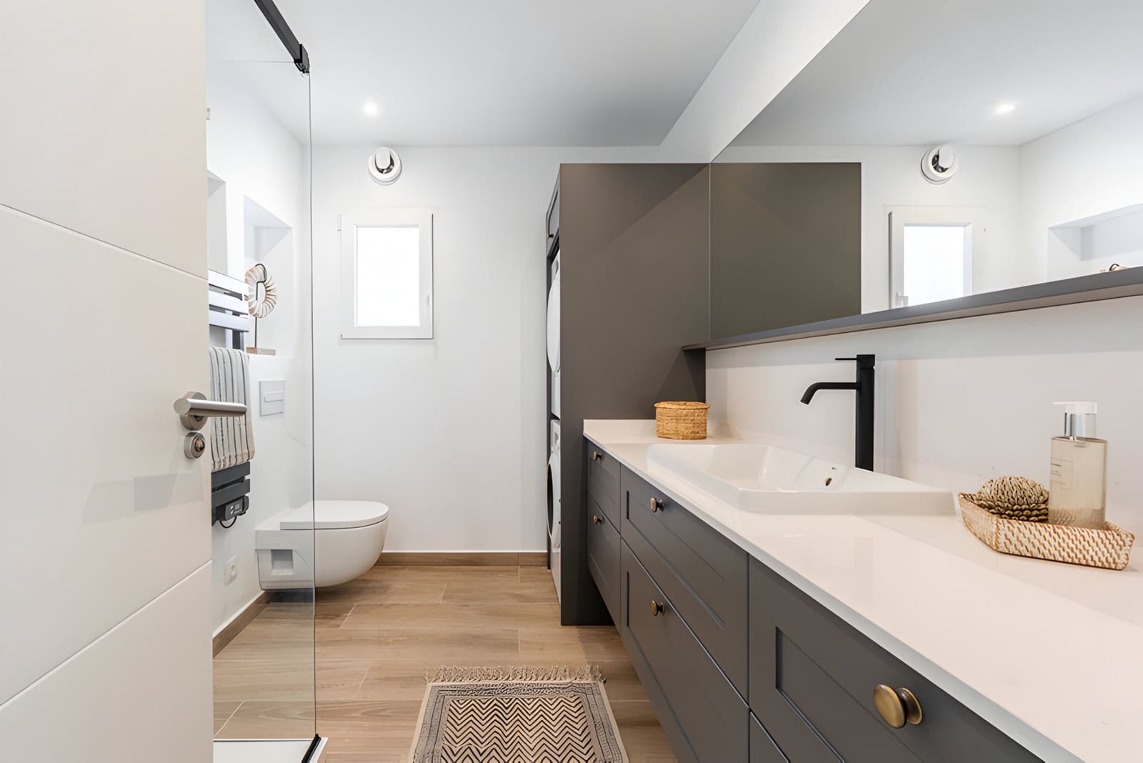 4 slaapkamer Villa te koop in Nueva Andalucia met zwembad garage - € 1.750.000 (Ref: 8978988)