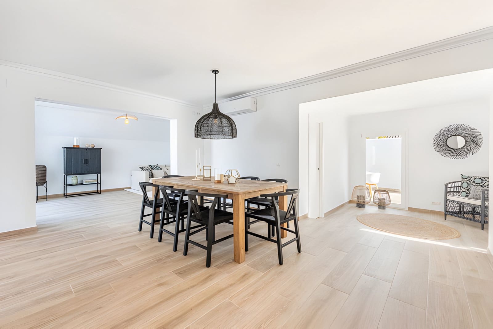 4 slaapkamer Villa te koop in Nueva Andalucia met zwembad garage - € 1.750.000 (Ref: 8978988)