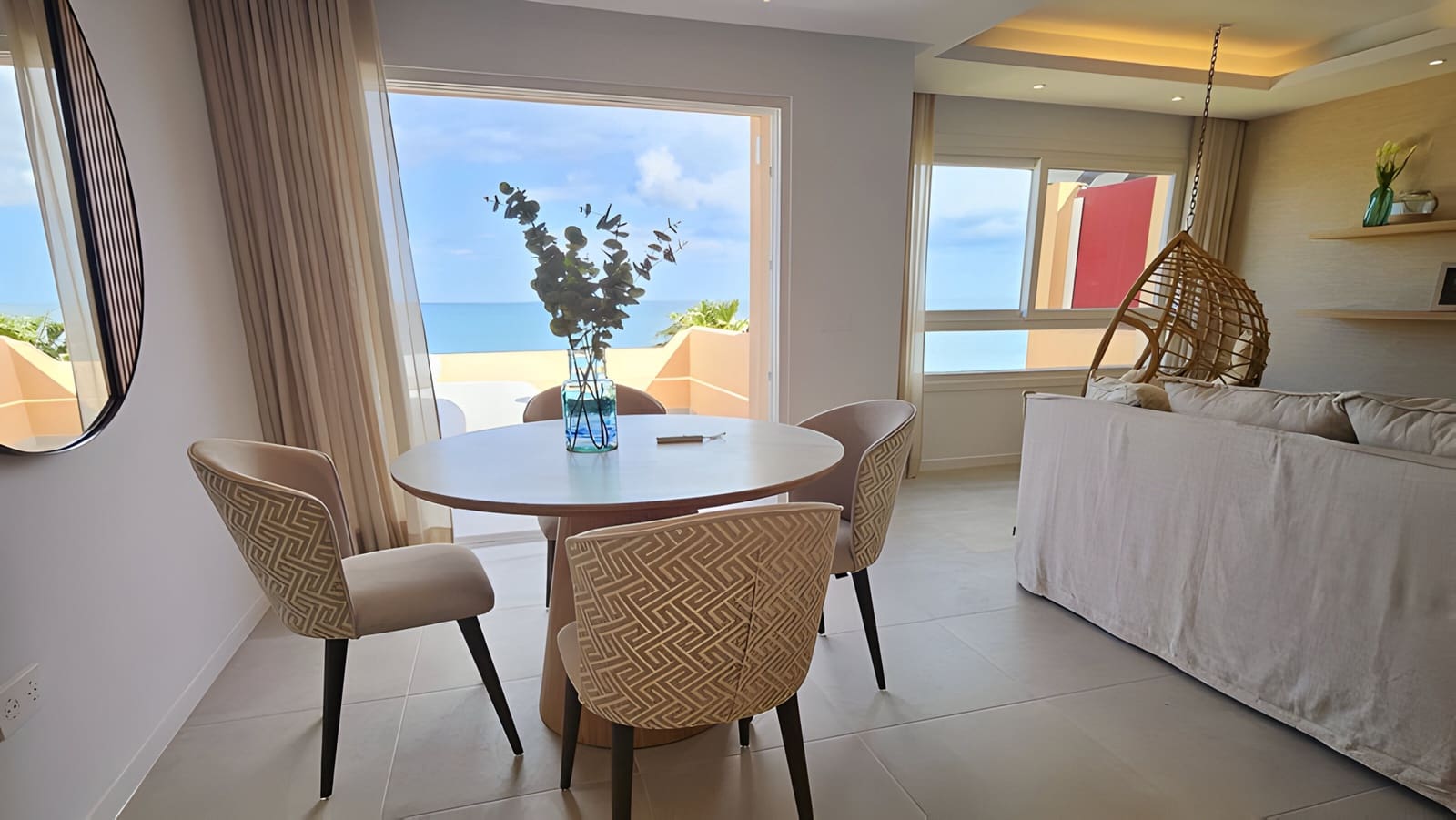 2 bedroom Penthouse for sale in Estepona with pool garage - € 949,000 (Ref: 8978990)