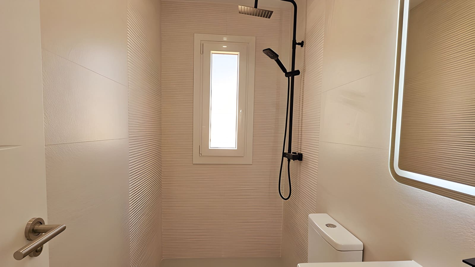 2 bedroom Penthouse for sale in Estepona with pool garage - € 949,000 (Ref: 8978990)