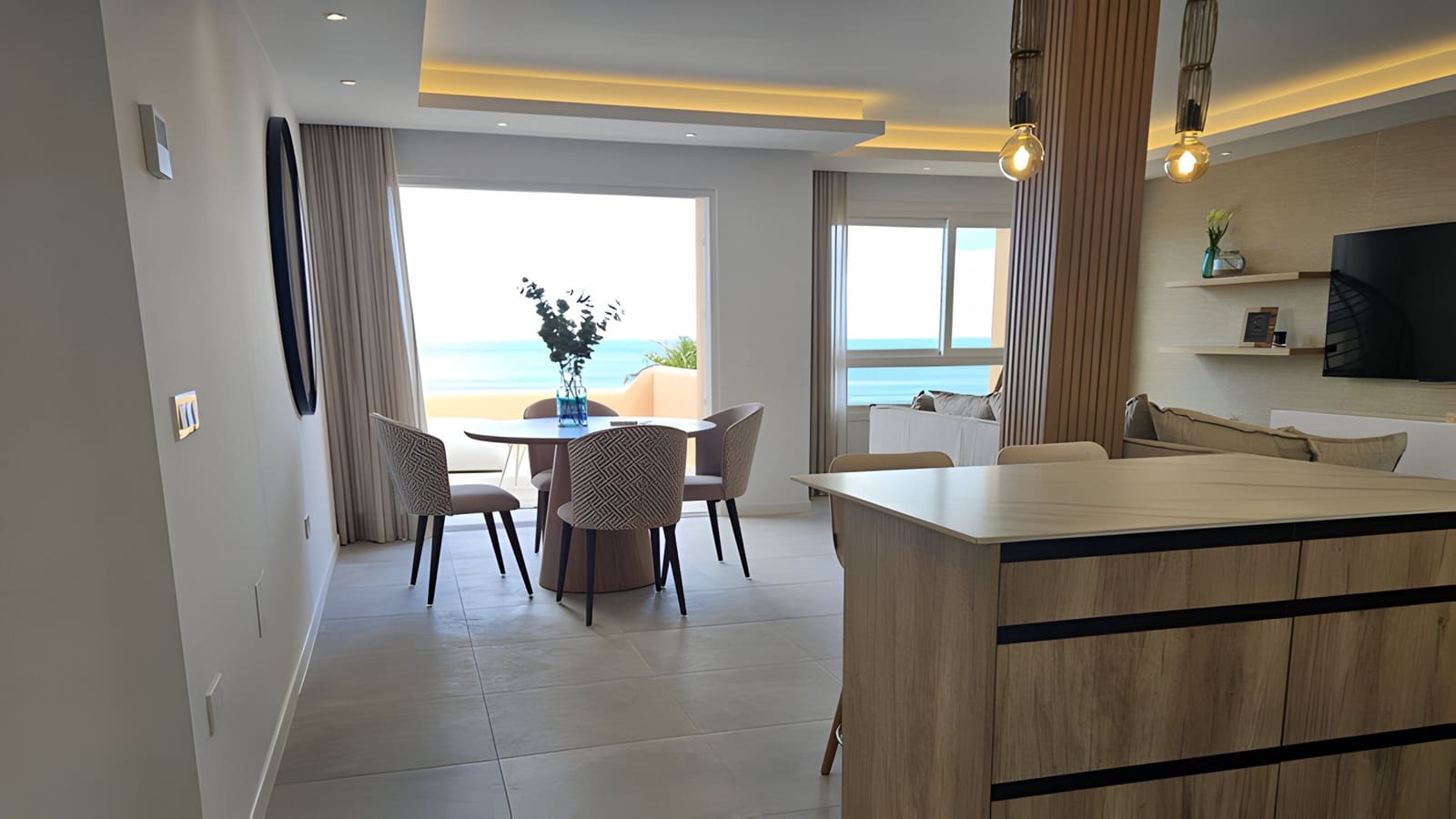 2 bedroom Penthouse for sale in Estepona with pool garage - € 949,000 (Ref: 8978990)