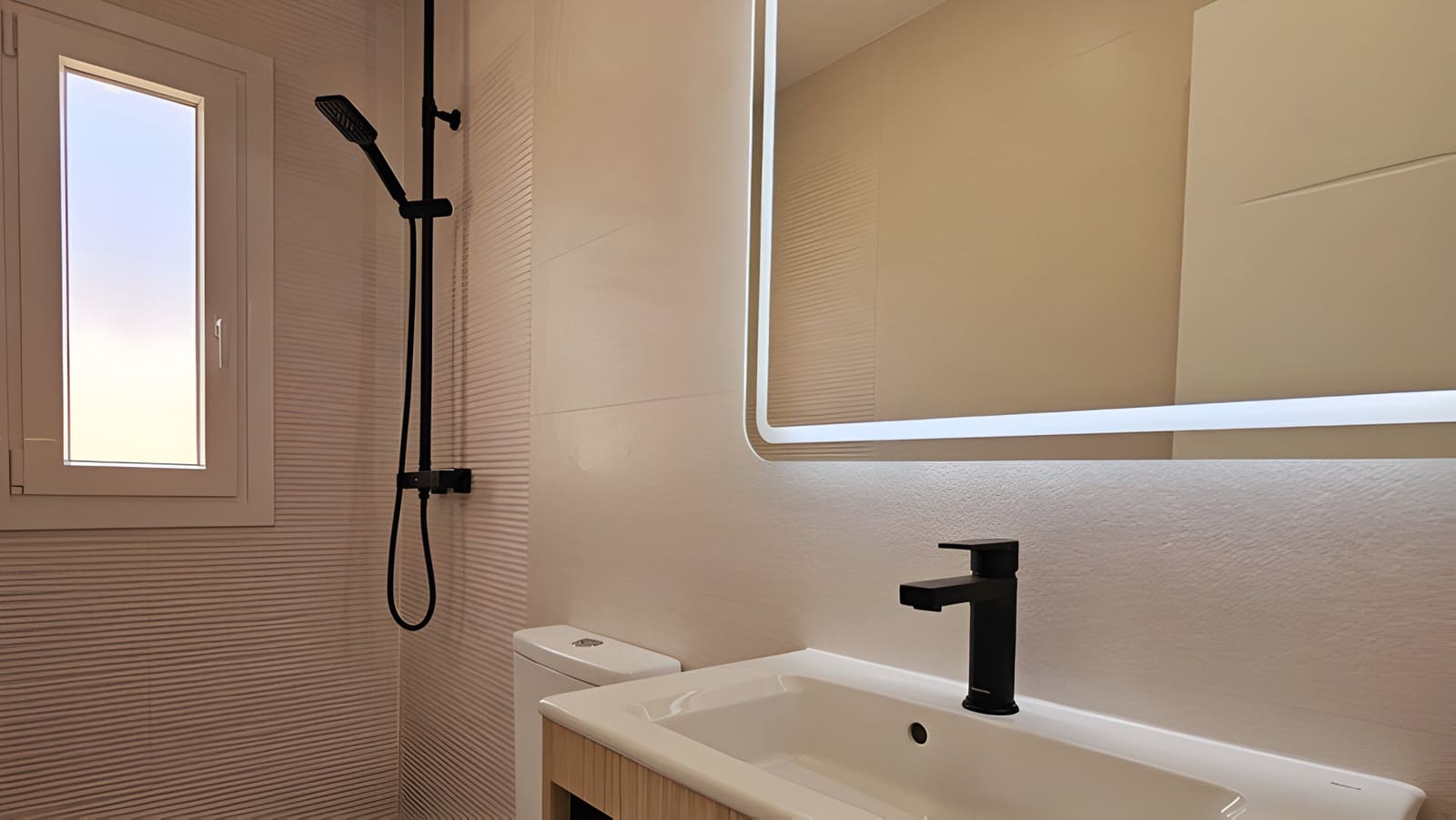 2 bedroom Penthouse for sale in Estepona with pool garage - € 949,000 (Ref: 8978990)