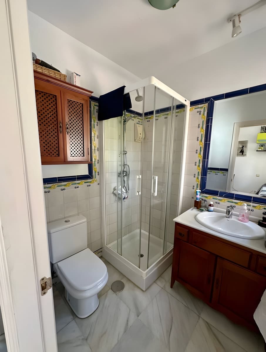 2 sovrum Hus till salu i Marbella med pool garage - 730 000 € (Ref: 8978992)