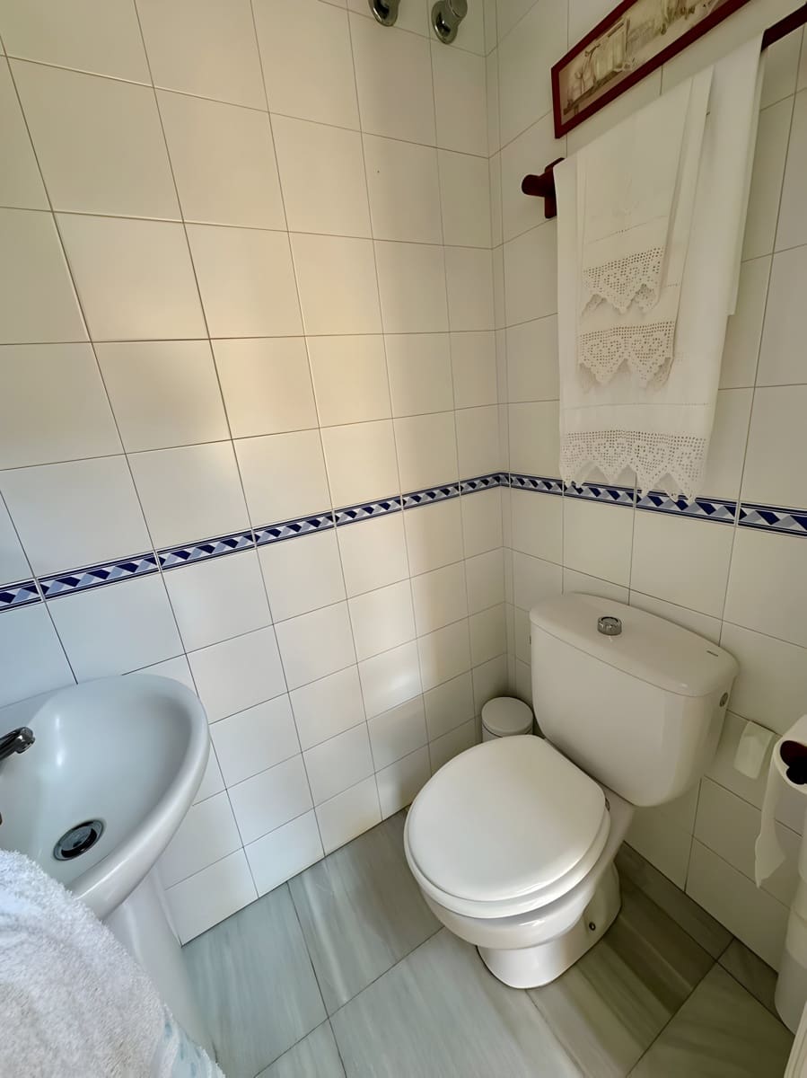 2 sovrum Hus till salu i Marbella med pool garage - 730 000 € (Ref: 8978992)