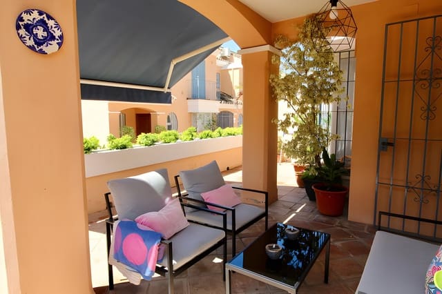 2 sypialnia Dom na sprzedaż w Marbella z basenem garażem - 730 000 € (Ref: 8978992)