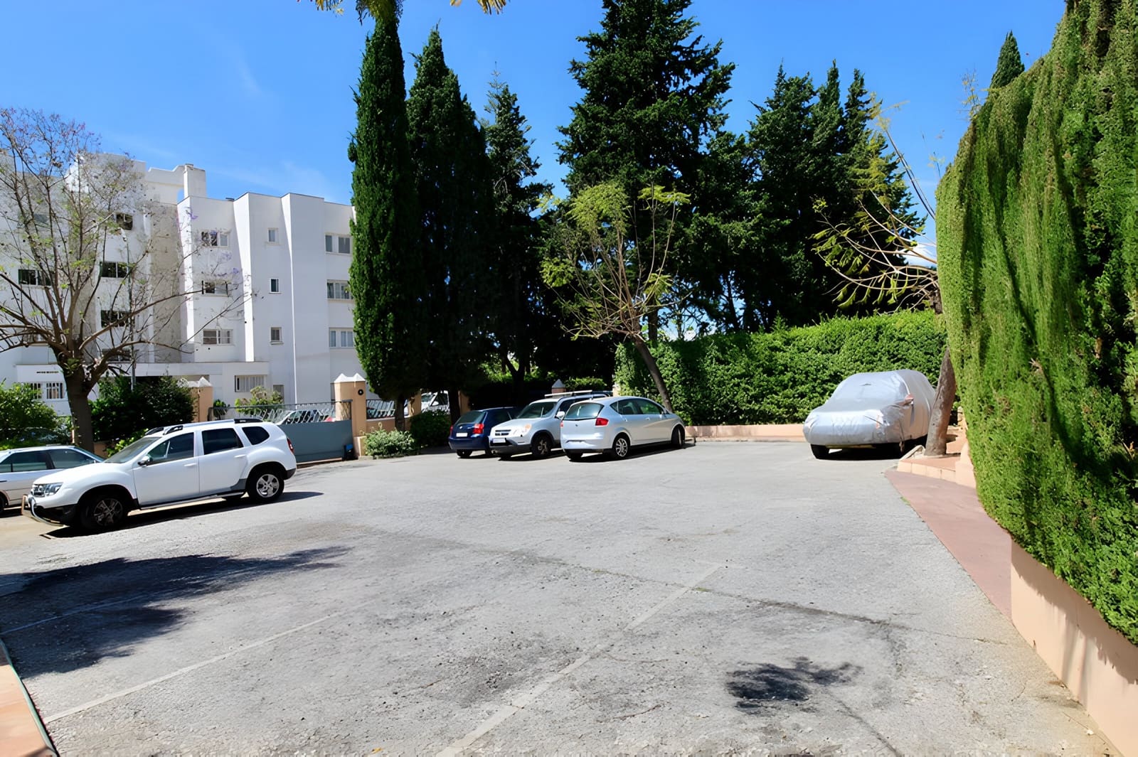 2 sovrum Hus till salu i Marbella med pool garage - 730 000 € (Ref: 8978992)