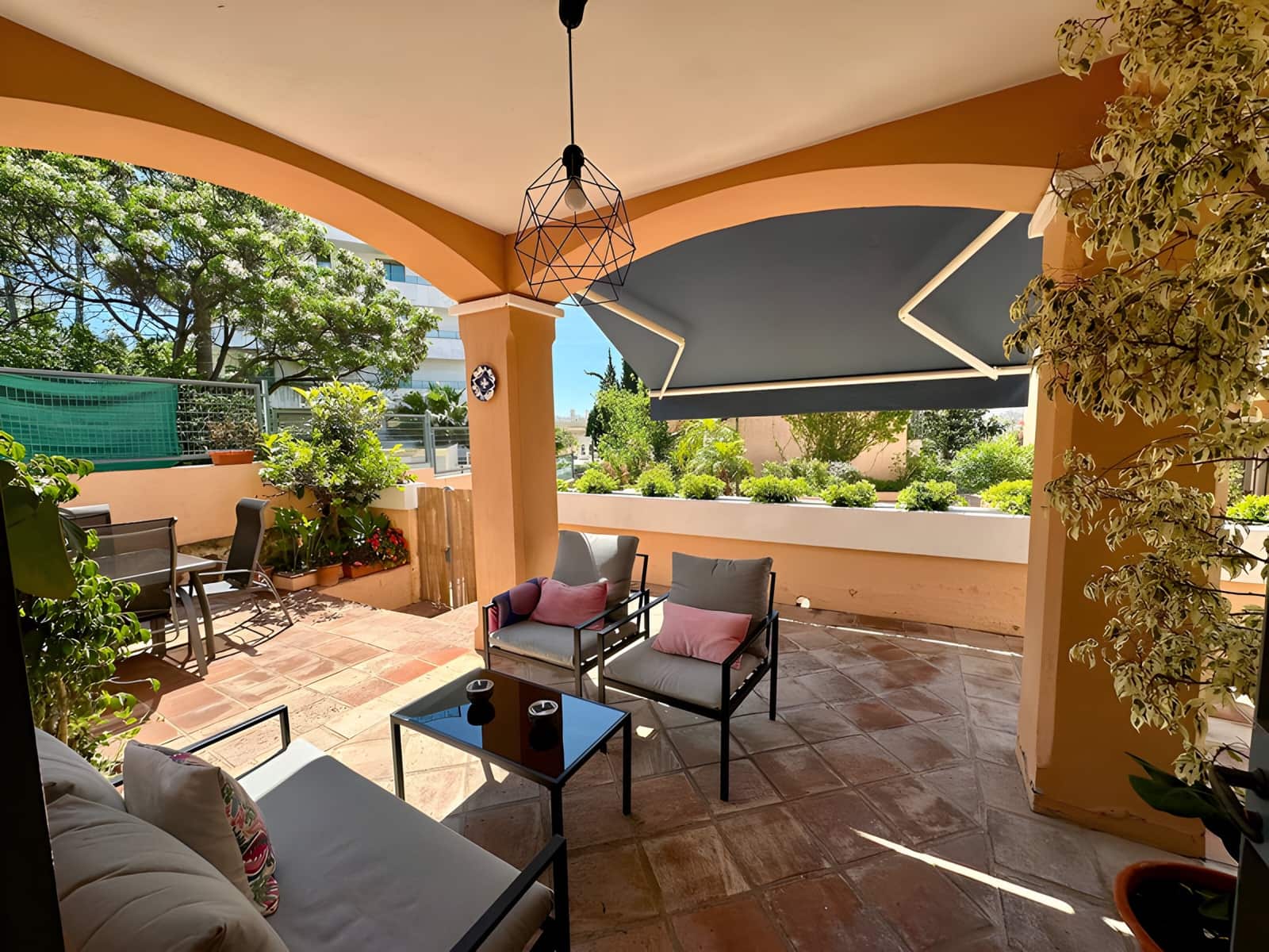 2 sovrum Hus till salu i Marbella med pool garage - 730 000 € (Ref: 8978992)