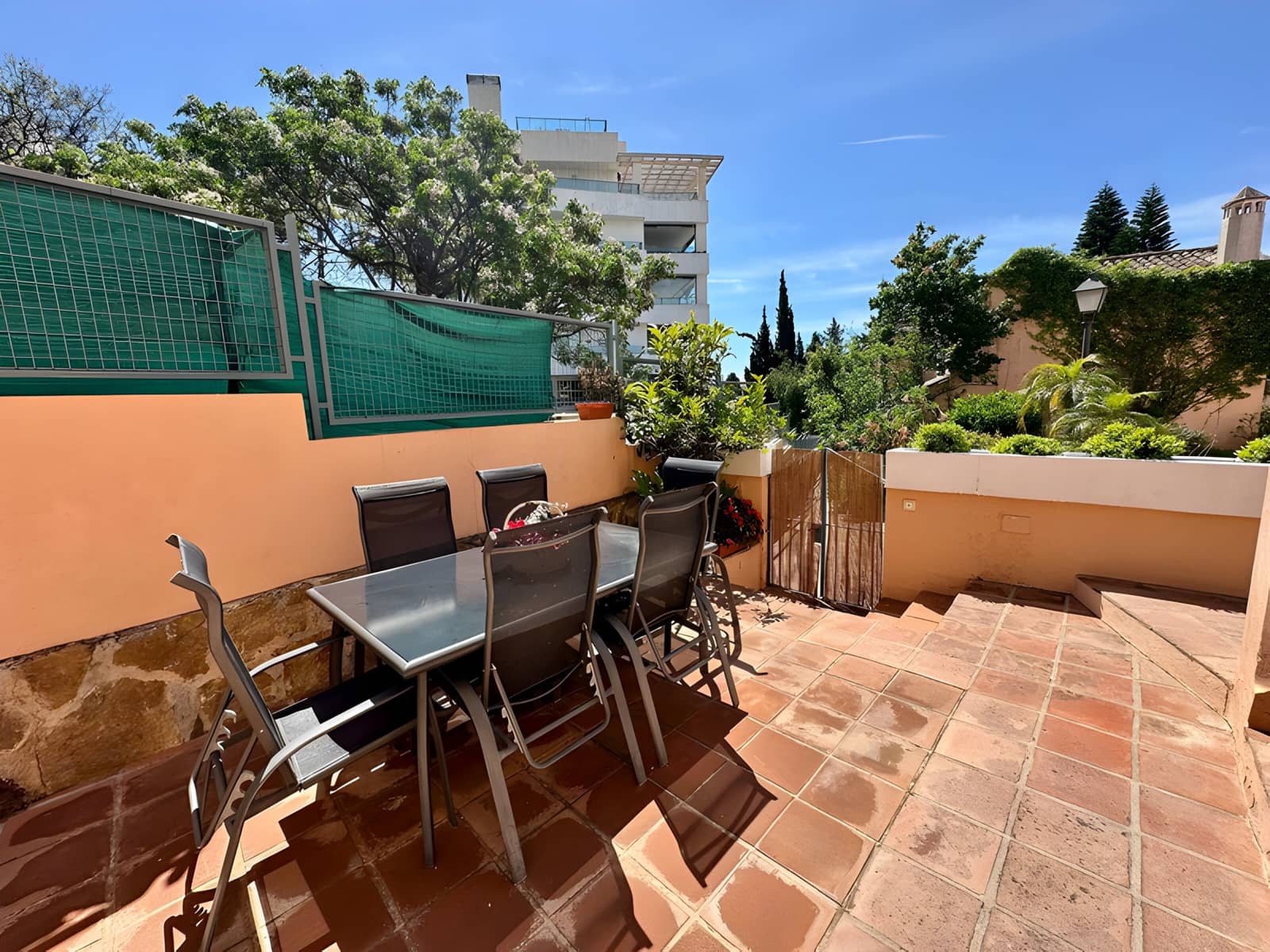 2 sovrum Hus till salu i Marbella med pool garage - 730 000 € (Ref: 8978992)