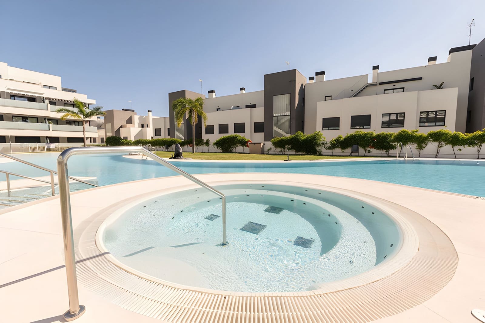 Apartamento de 3 habitaciones en Mijas en venta con piscina garaje - 649.000 € (Ref: 8978993)