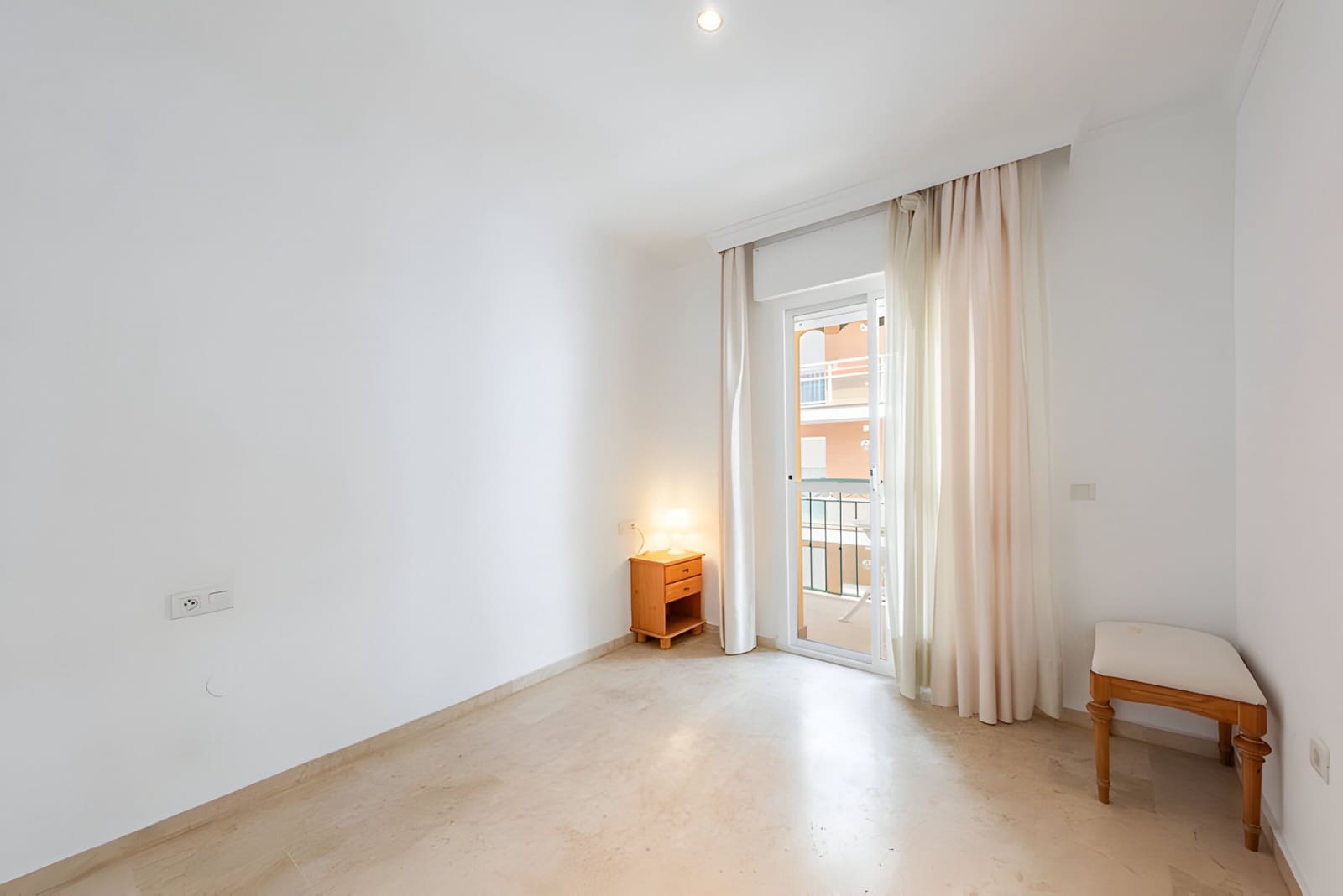 2 soverom Leilighet til salgs i Estepona med garasje - € 312 000 (Ref: 8993874)