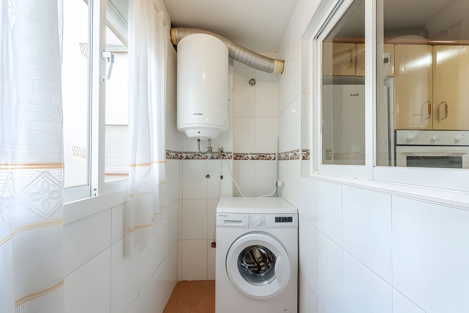 2 soverom Leilighet til salgs i Estepona med garasje - € 312 000 (Ref: 8993874)