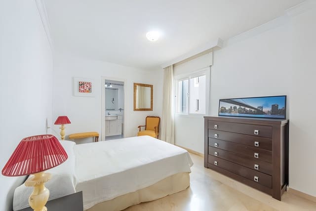 2 soverom Leilighet til salgs i Centro, Estepona med garasje - € 312 000 (Ref: 8993874)