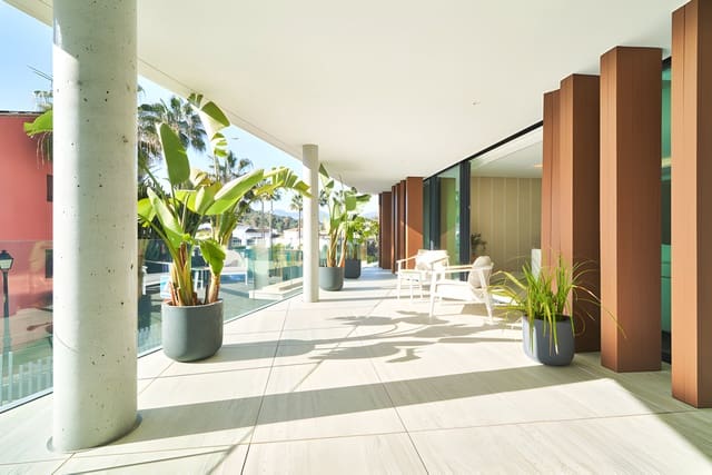 2 Zimmer Apartment zu verkaufen in Estepona mit Pool Garage - 1.280.000 € (Ref: 9012056)