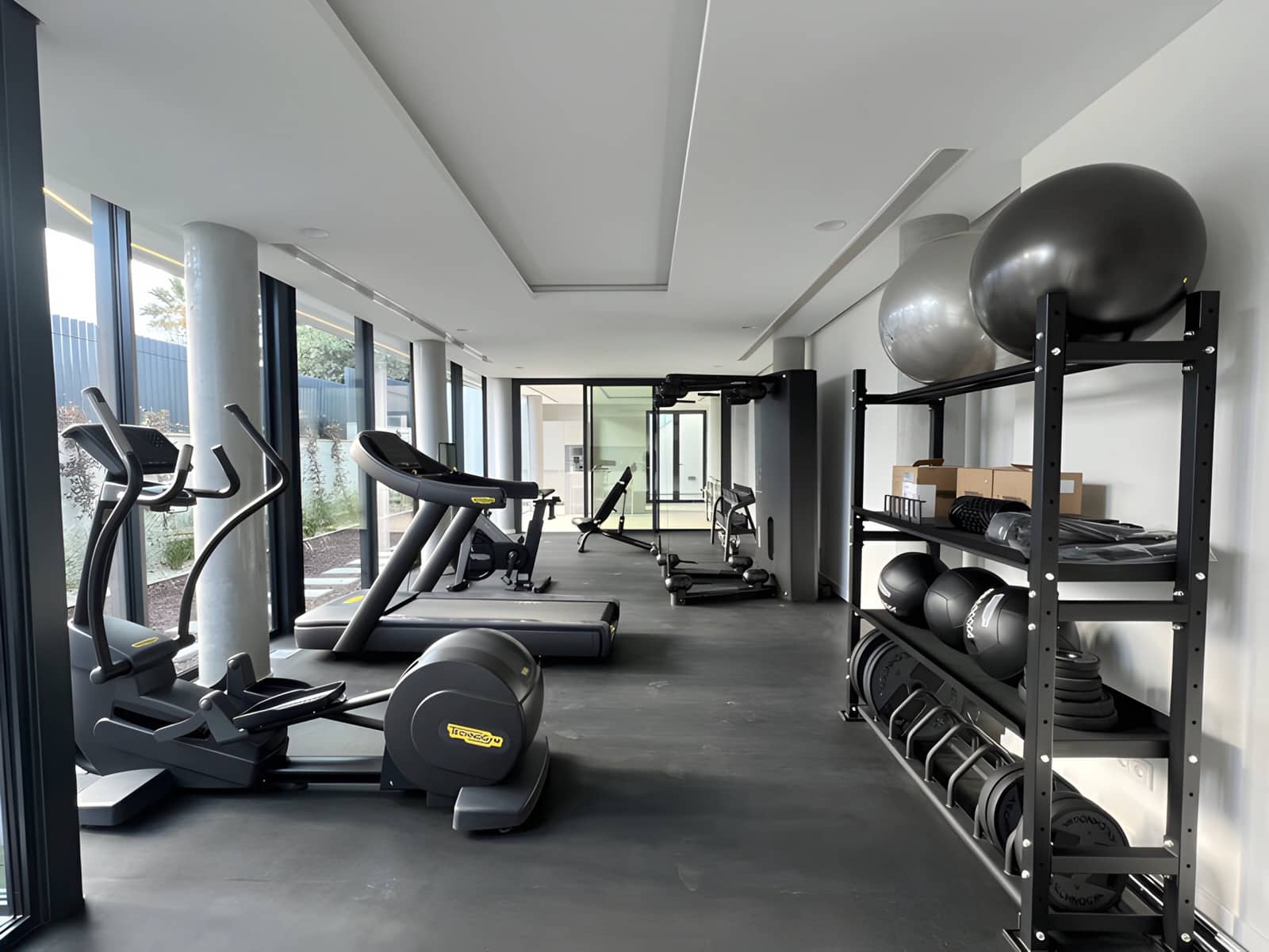 2 Zimmer Apartment zu verkaufen in Estepona mit Pool Garage - 1.280.000 € (Ref: 9012056)