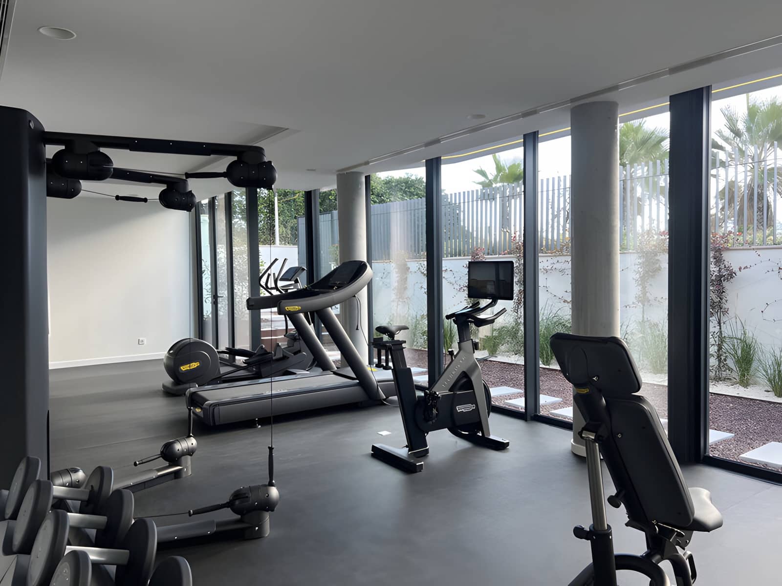 2 Zimmer Apartment zu verkaufen in Estepona mit Pool Garage - 1.280.000 € (Ref: 9012056)