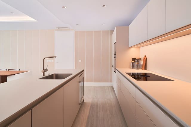 2 Zimmer Apartment zu verkaufen in Estepona mit Pool Garage - 1.280.000 € (Ref: 9012056)