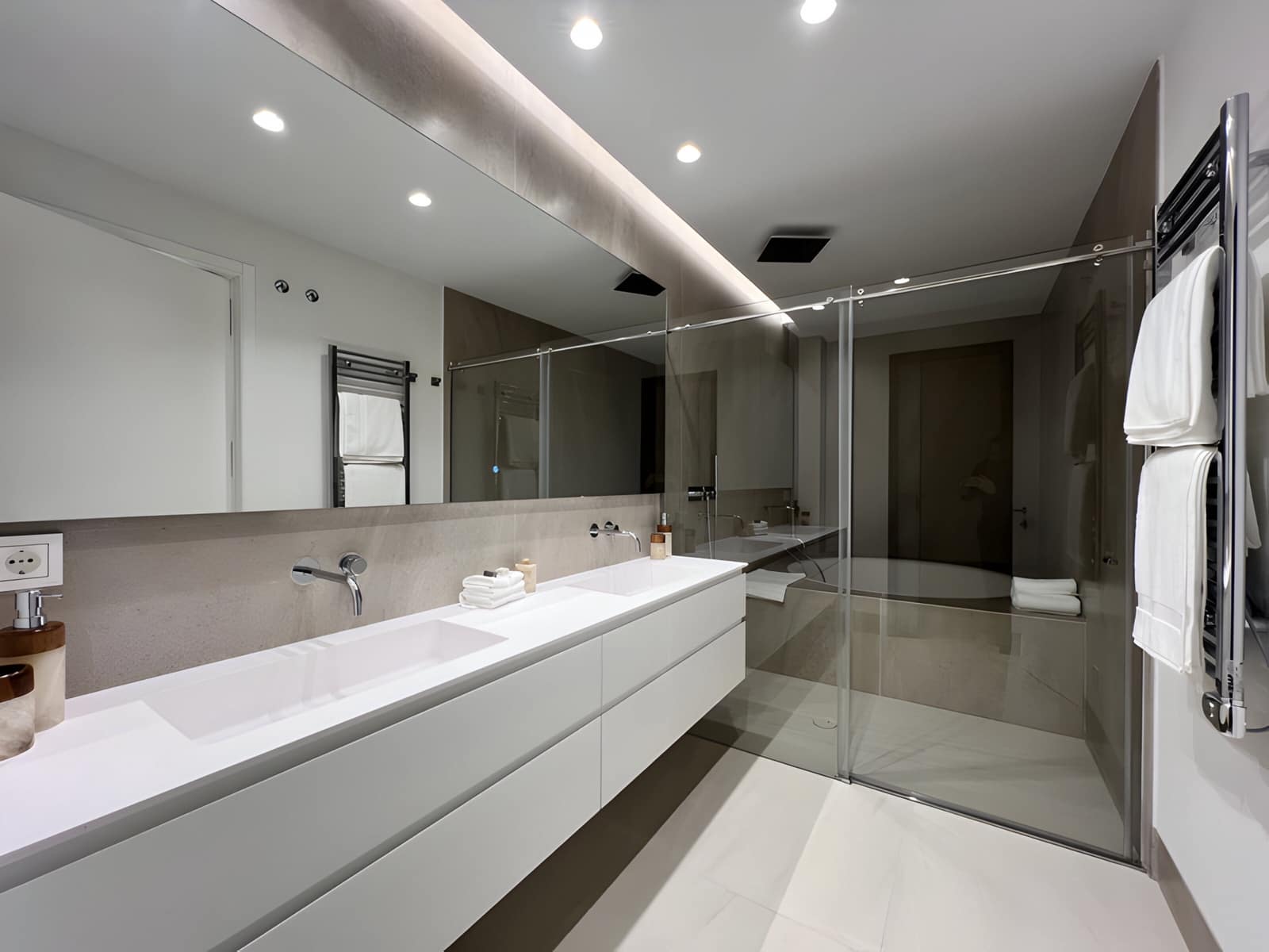 2 Zimmer Apartment zu verkaufen in Estepona mit Pool Garage - 1.280.000 € (Ref: 9012056)