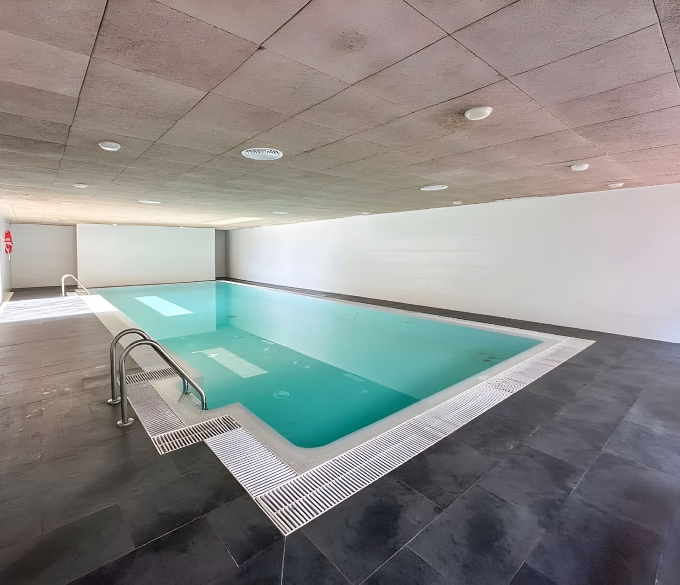 3 quarto Apartamento para venda em Manilva com piscina garagem - 398 000 € (Ref: 9014292)