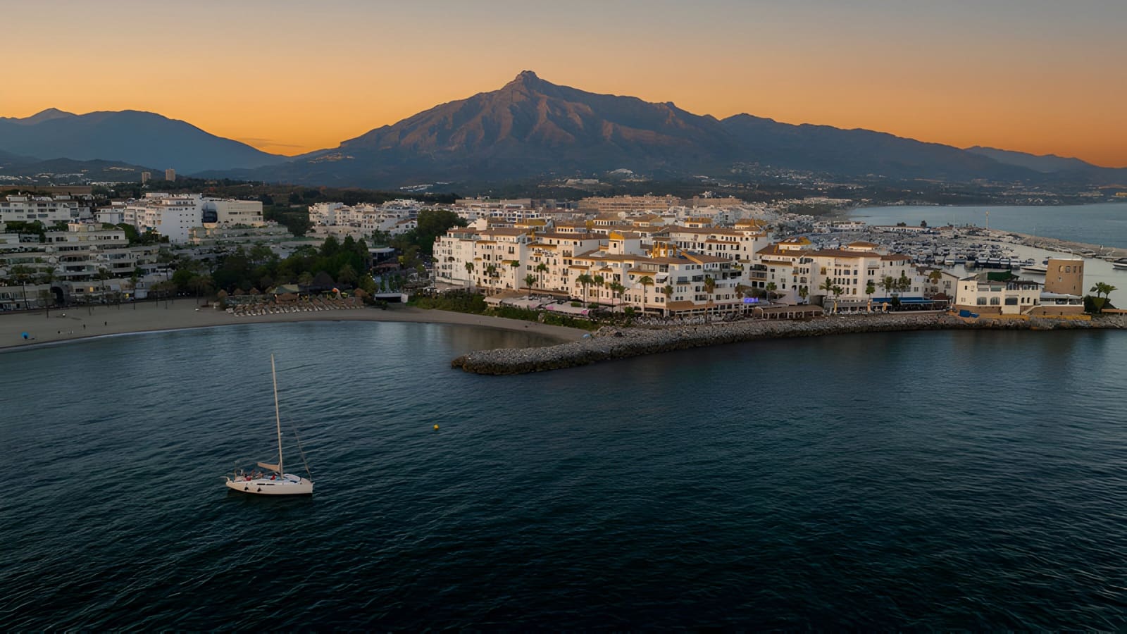 4 bedroom Villa for sale in Bel-Air with pool garage - € 2,555,000 (Ref: 9014293)